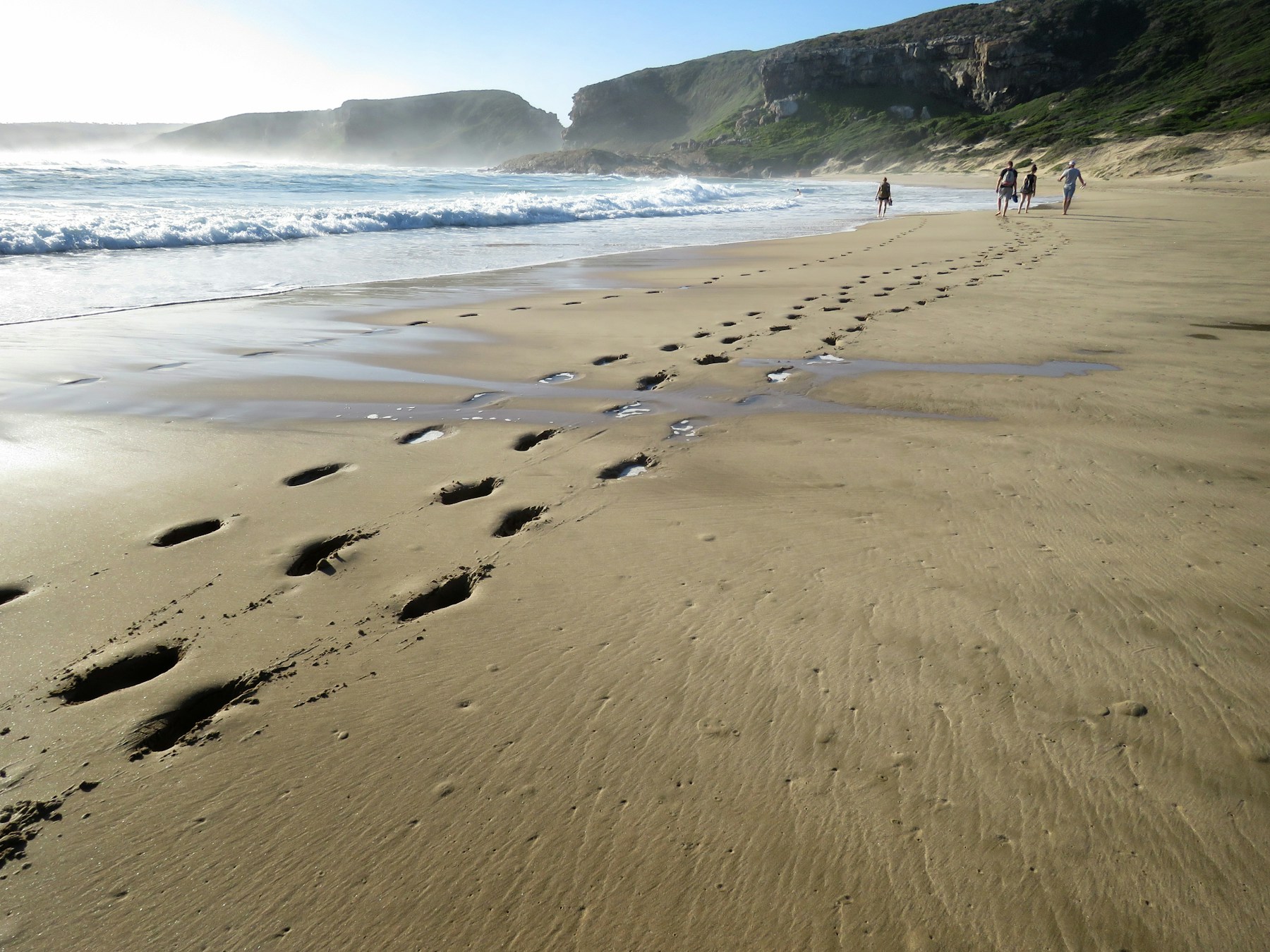 Ocean waves and sandy beach at Plettenberg Bay